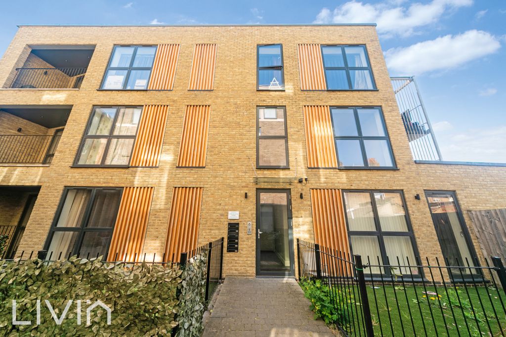 Property photo 1 of 16 1