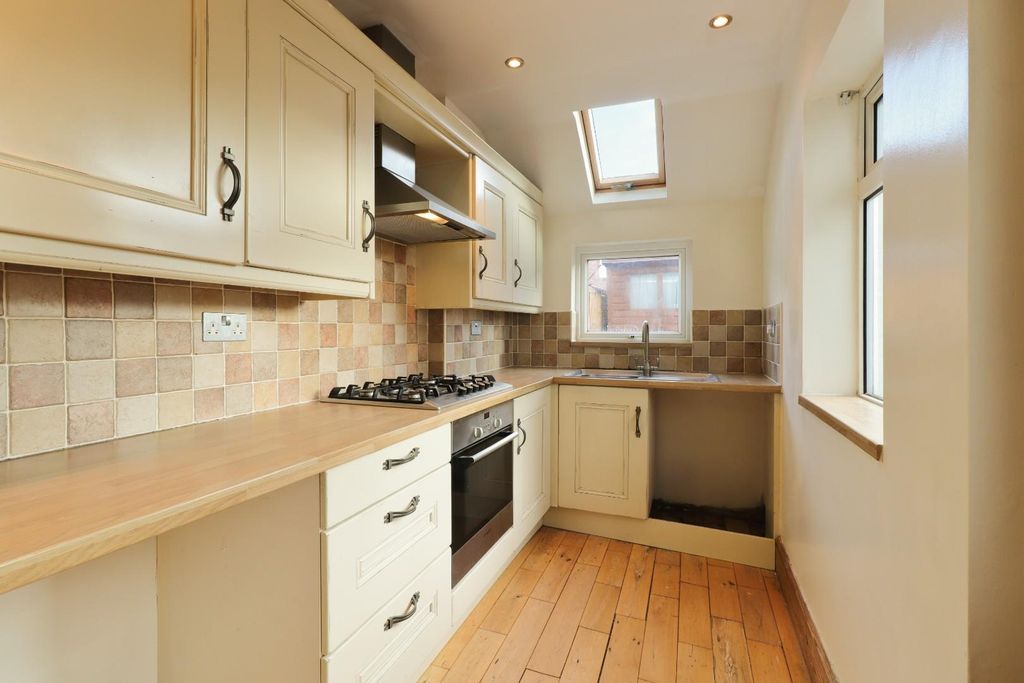 Property photo 1 of 26 Kitchen
