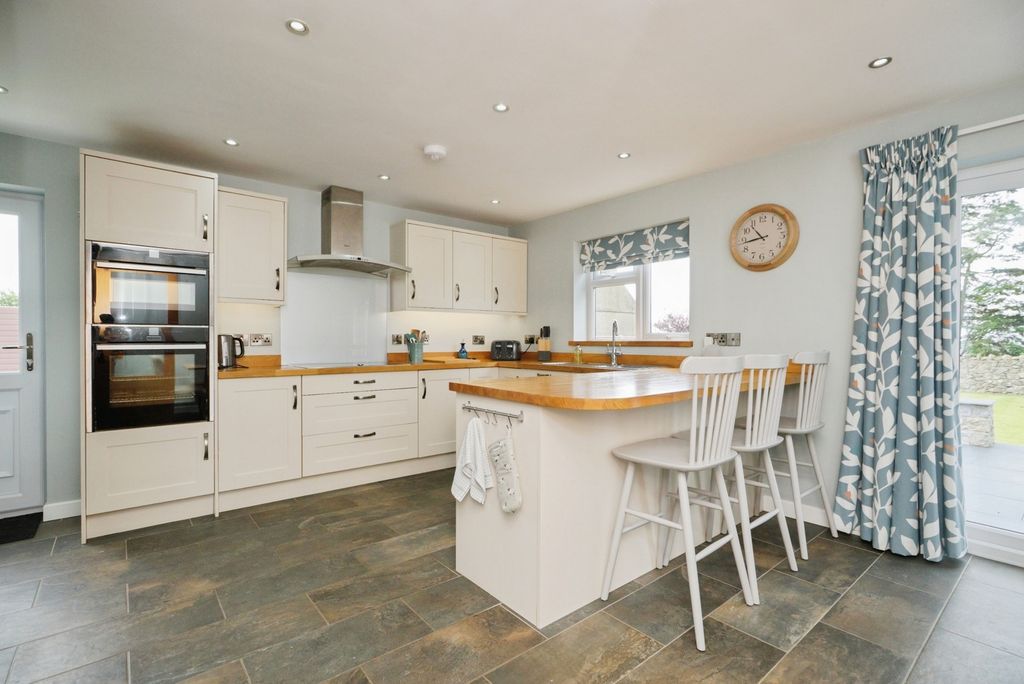 Property photo 3 of 20 Pbox-Img.Jpg