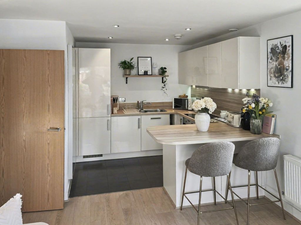 Property photo 3 of 7 Photo 6