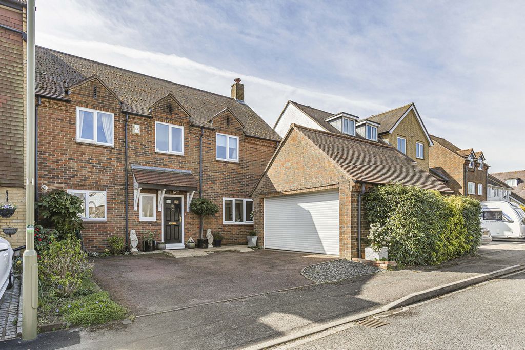 Property photo 1 of 30