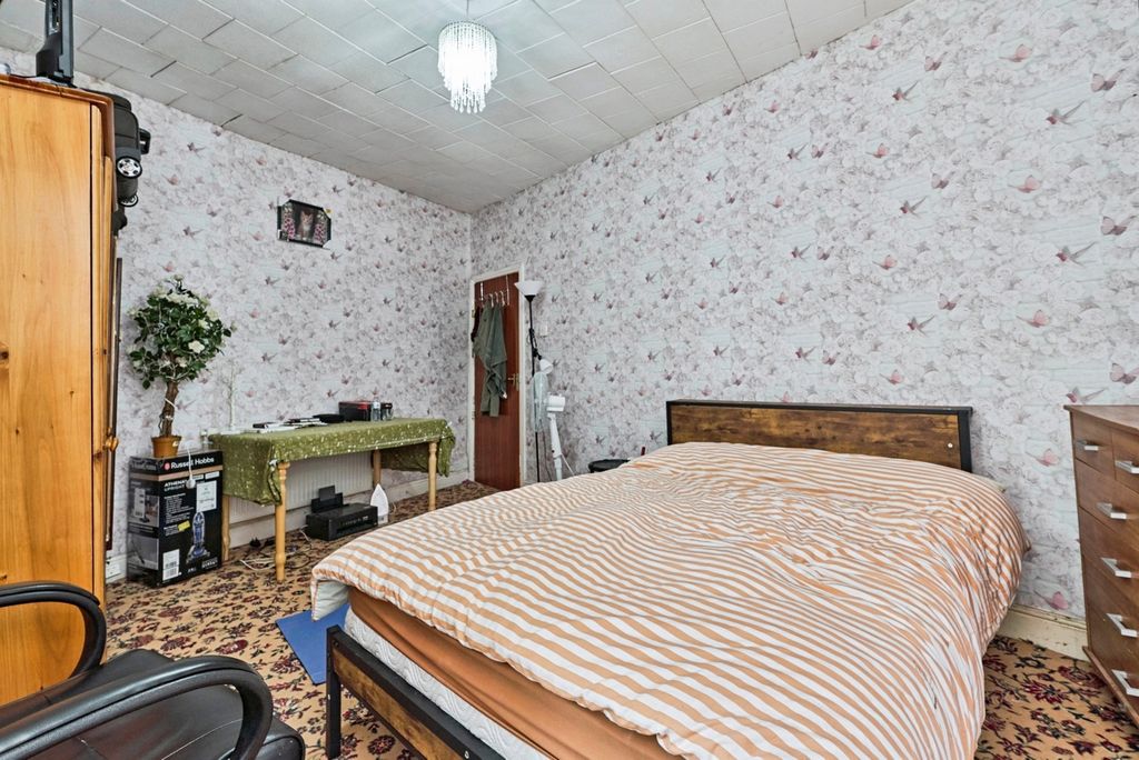 Property photo 3 of 16 Pbox-Img.Jpg