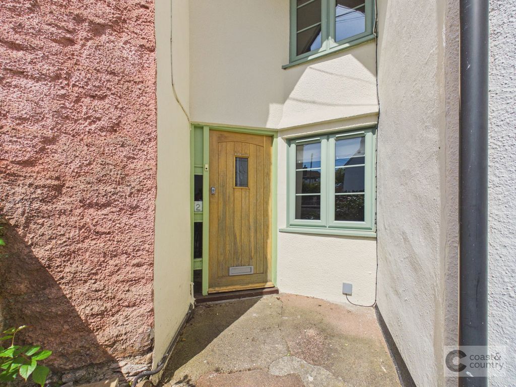 Property photo 2 of 20