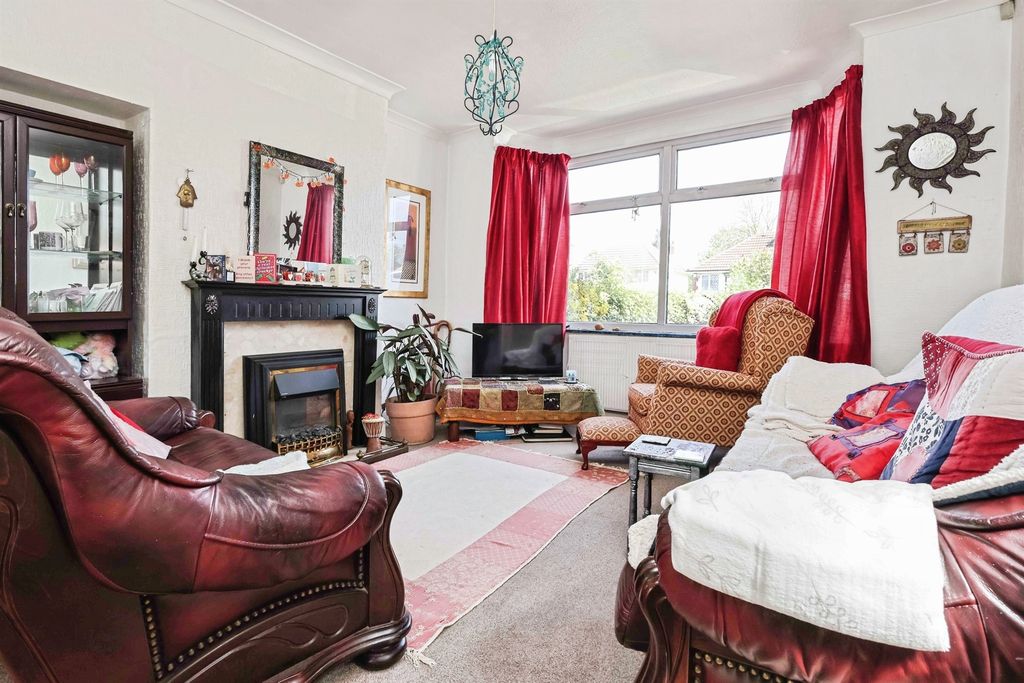 Property photo 2 of 17