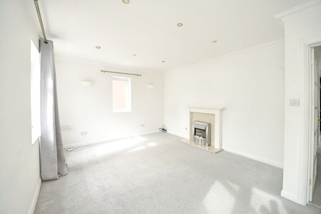 Property photo 3 of 15 Pbox-Img.Jpg