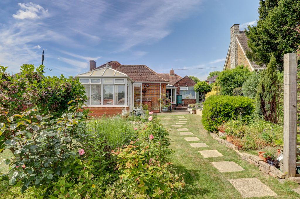 Property photo 2 of 13 Picture No. 02