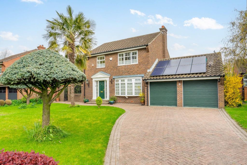 Property photo 1 of 31 Exterior (Front)