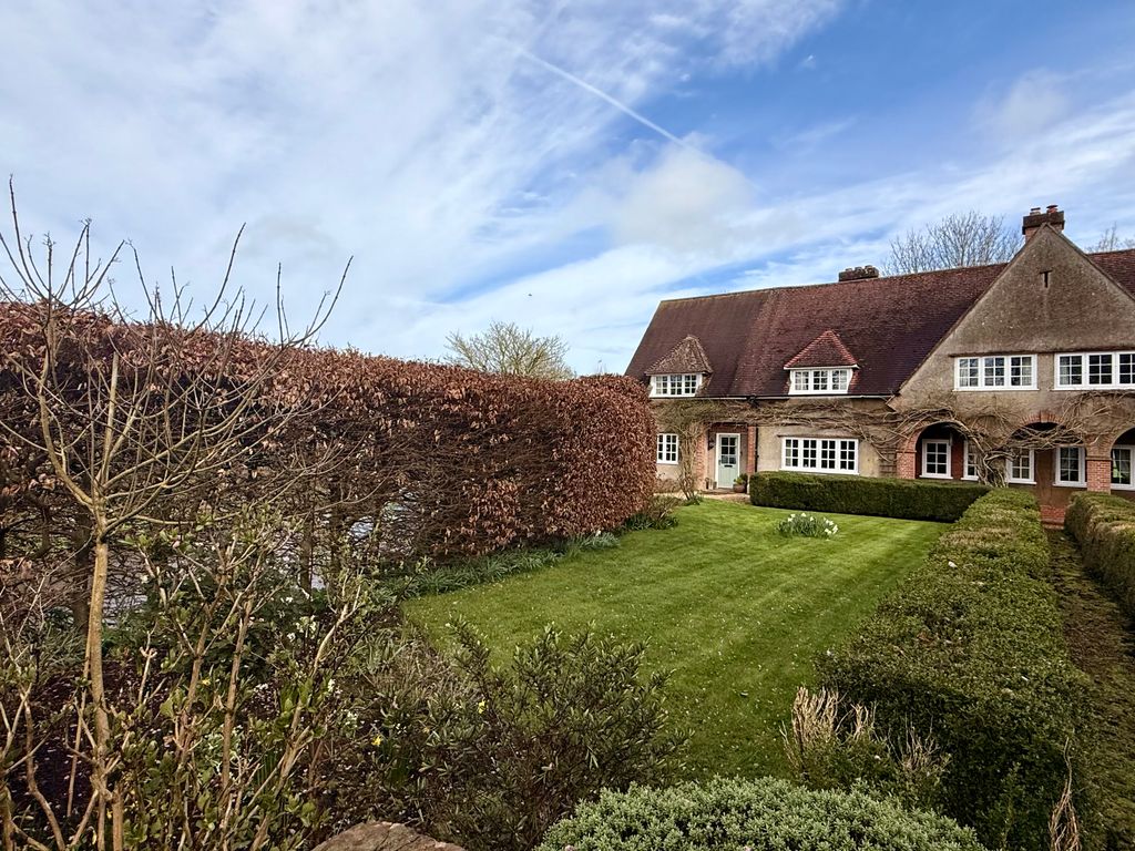 Property photo 1 of 19 Front View