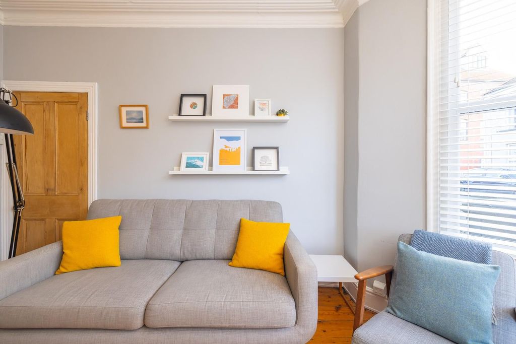 Property photo 3 of 32 Char0211.Jpg