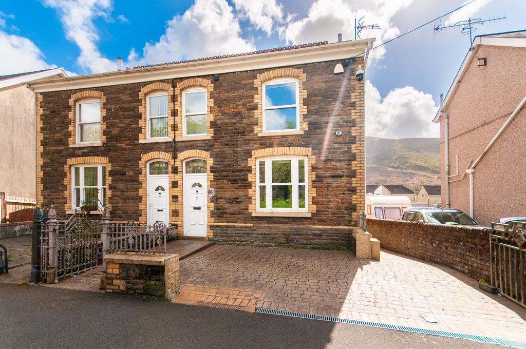 Property photo 1 of 17 Front