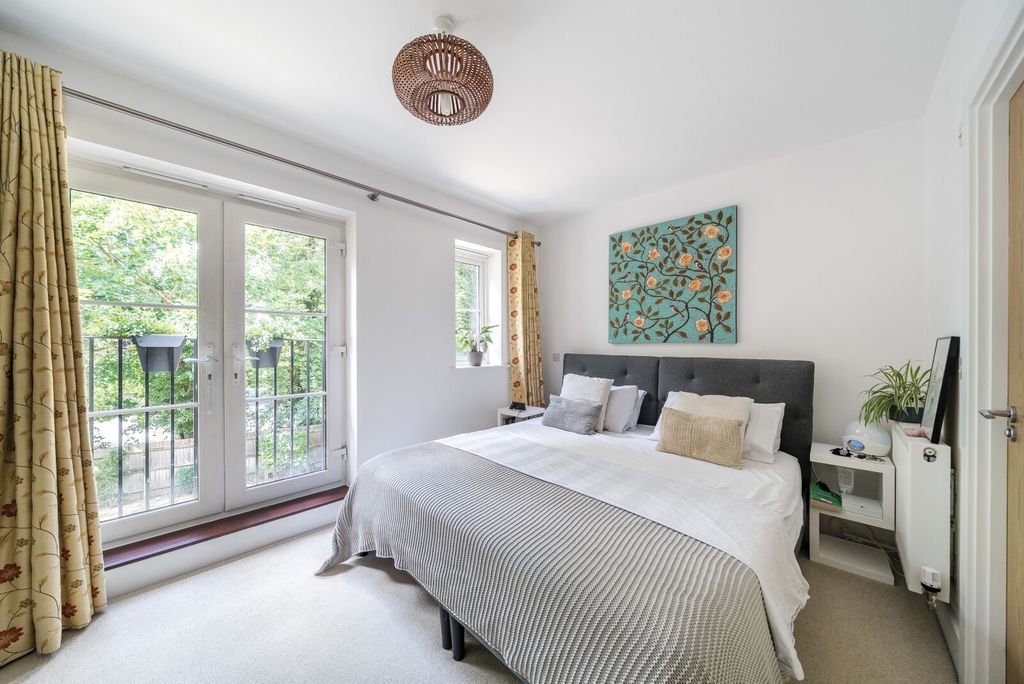 Property photo 2 of 13 1313516-11-68596A...