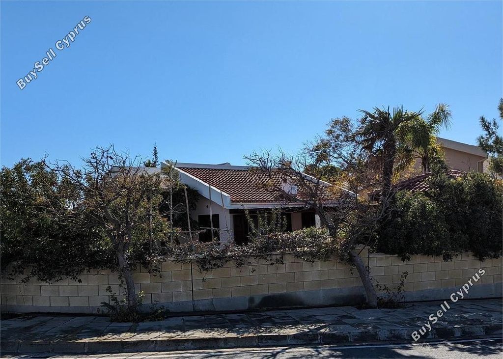 Property photo 3 of 11