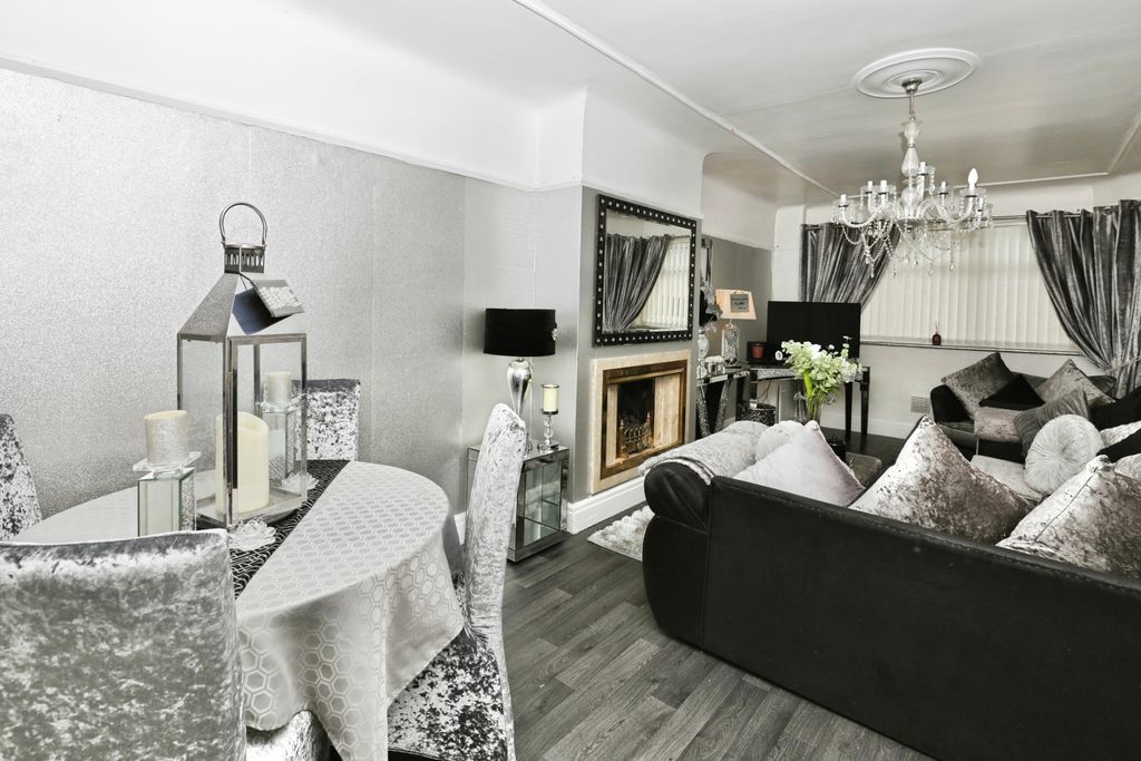 Property photo 2 of 15 Lounge/Dining Room