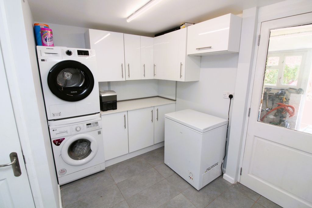 Property photo 3 of 39 Img_4853