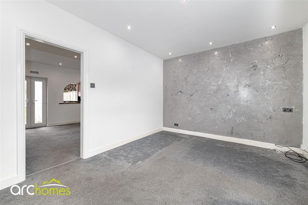 Property photo 2 of 19 Bolton-1.Jpg