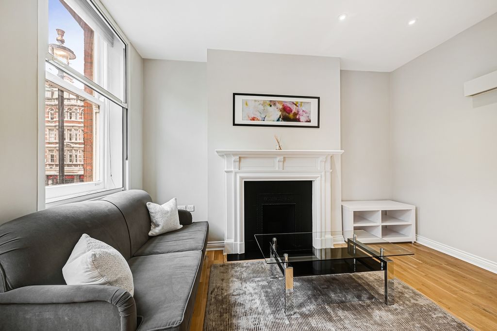 Property photo 2 of 7 Flat 1, 61A Great...