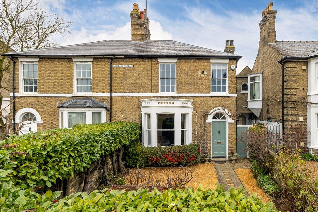 Property photo 1 of 13 Front