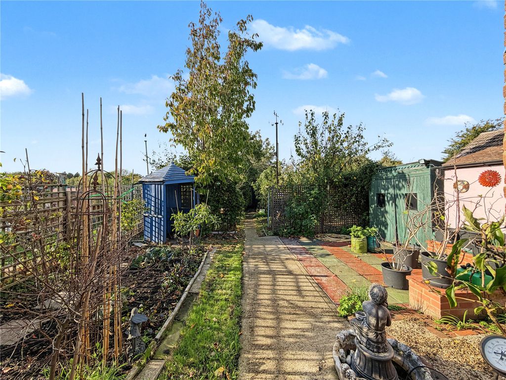 Property photo 2 of 25 Garden