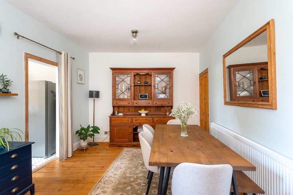 Property photo 3 of 30 3L7Crsa - Dining Room B.Jpg