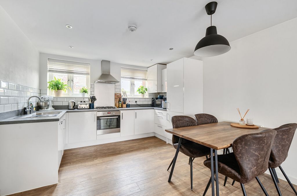Property photo 2 of 16 1349062-13-68Ca79...