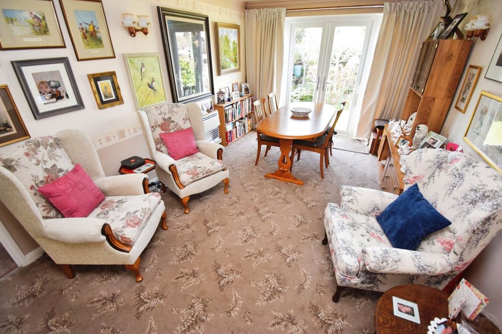 Property photo 2 of 29 Living/Dining Room