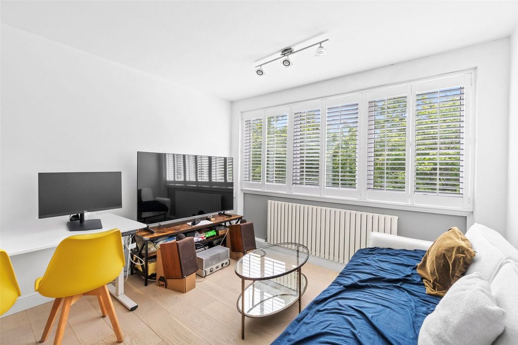 Property photo 2 of 7 Picture No. 11