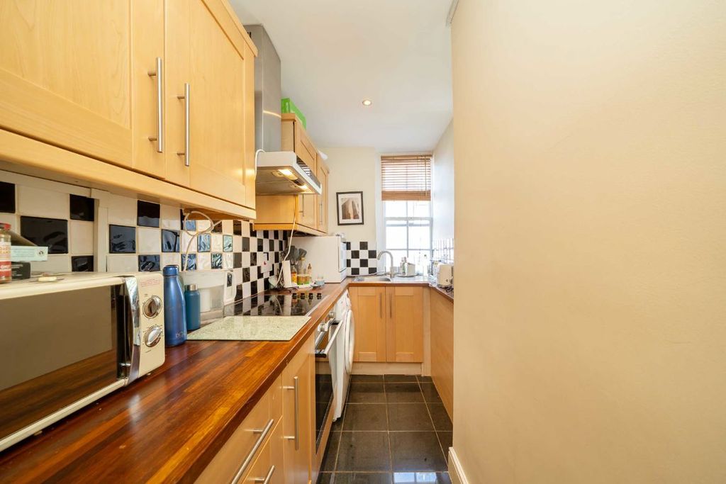 Property photo 3 of 5