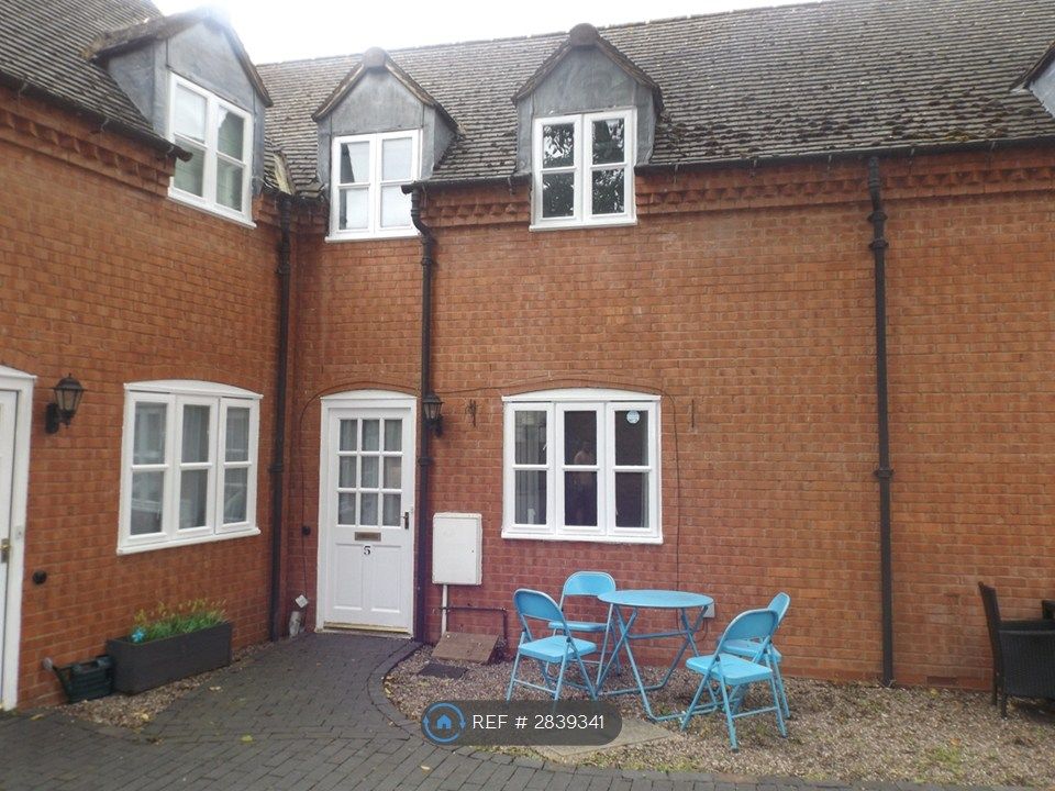 Property photo 1 of 10 Modern Built Cottage Style Mews House