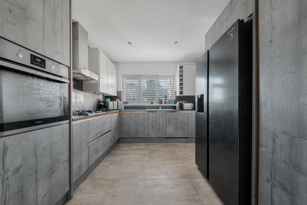 Property photo 2 of 13 Kitchen