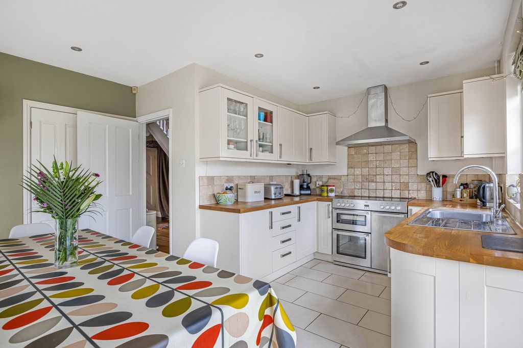 Property photo 3 of 35