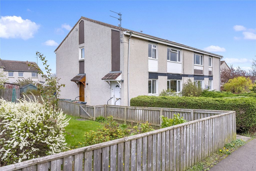 Property photo 1 of 21 24 Howden Hall Loan