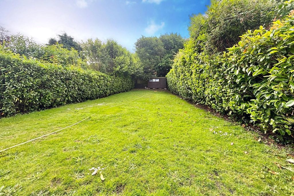 Property photo 2 of 11 Picture No. 23