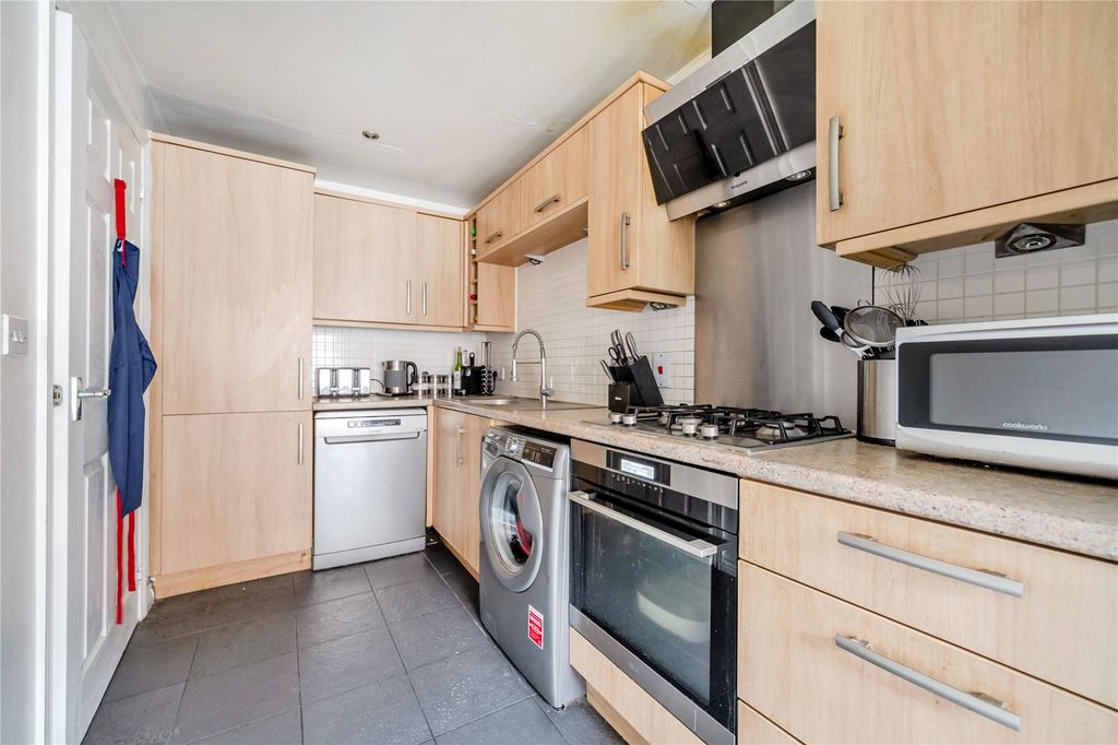 Property photo 3 of 28 Picture No. 24