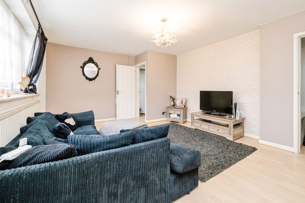 Property photo 2 of 16 Pbox-Img.Jpg