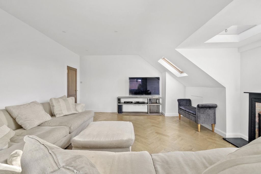 Additional image 21 of 3 bed flat for saleBycullah Road, Enfield EN2