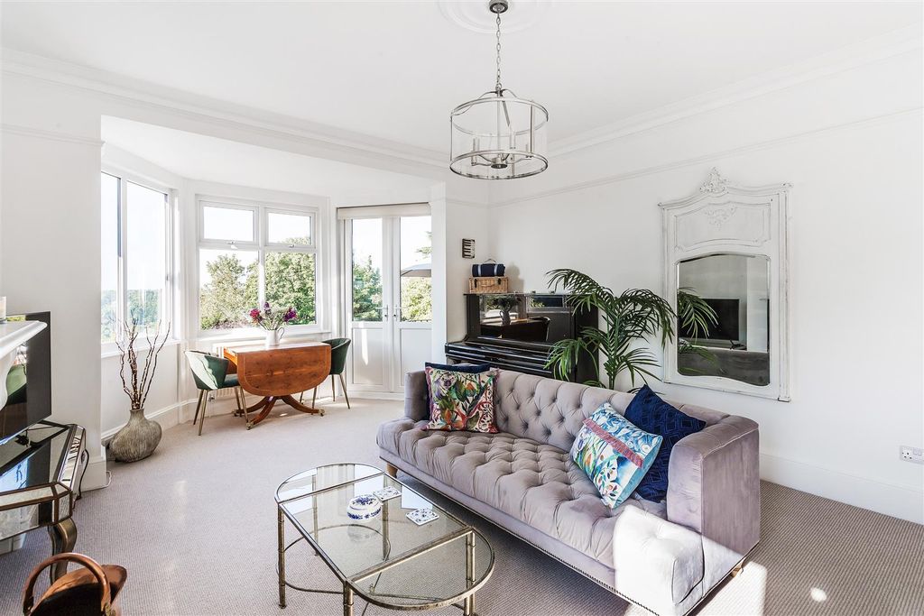 Additional image 35 of 3 bed flat to rent23 Warwicks Bench, Guildford, Surrey GU1
