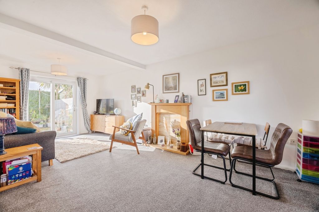 Property photo 3 of 20