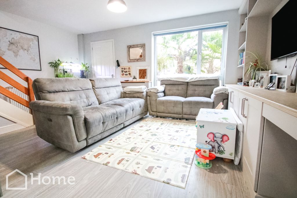 Property photo 3 of 23