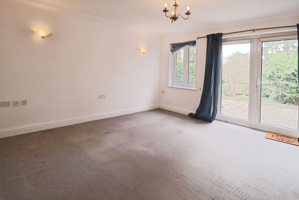 Property photo 2 of 11