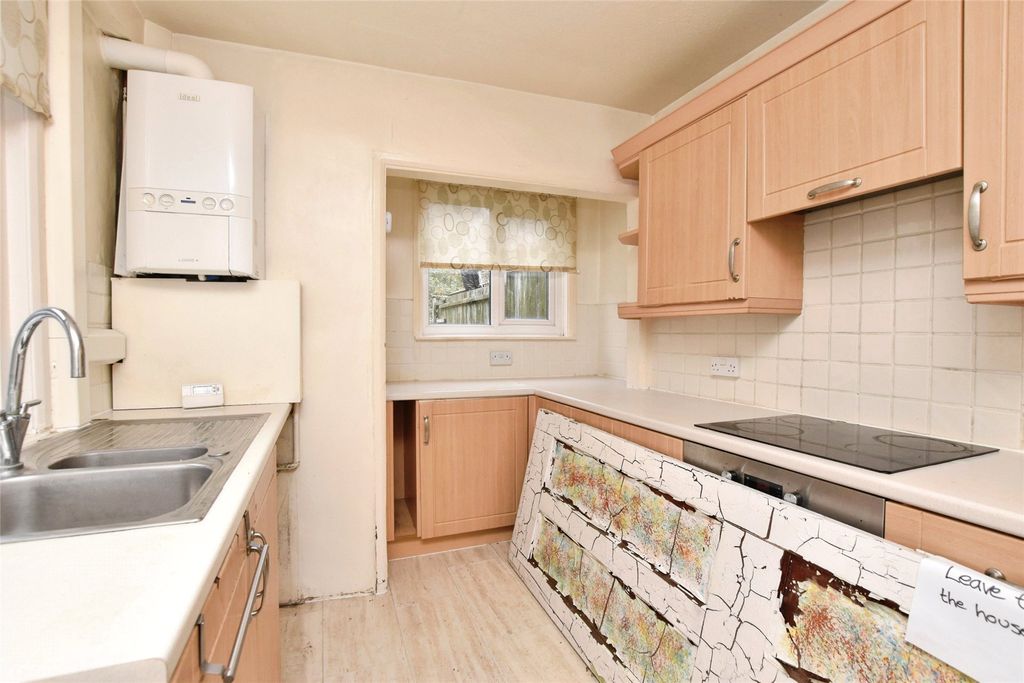 Property photo 3 of 13 Kitchen