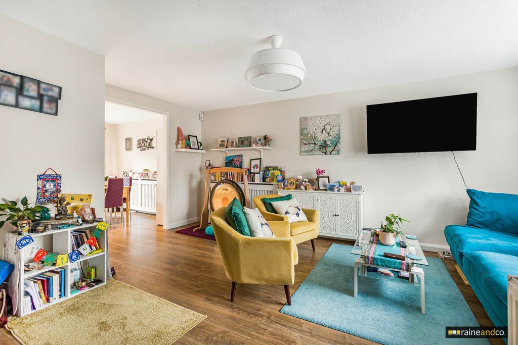 Property photo 2 of 30