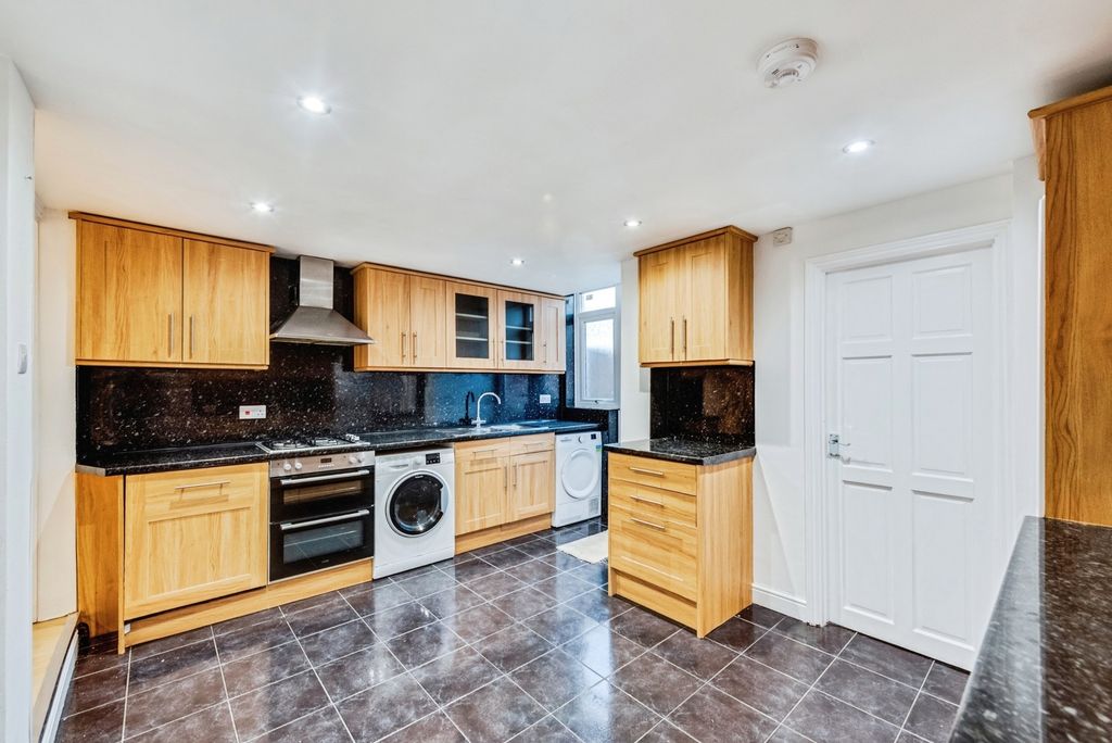 Property photo 3 of 15 Pbox-Img.Jpg