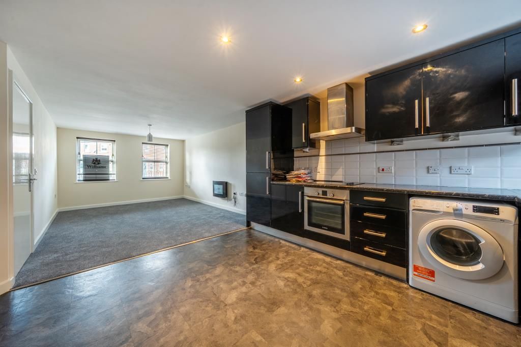 Property photo 3 of 20 Kitchen