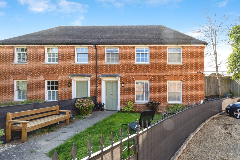 Property photo 1 of 12