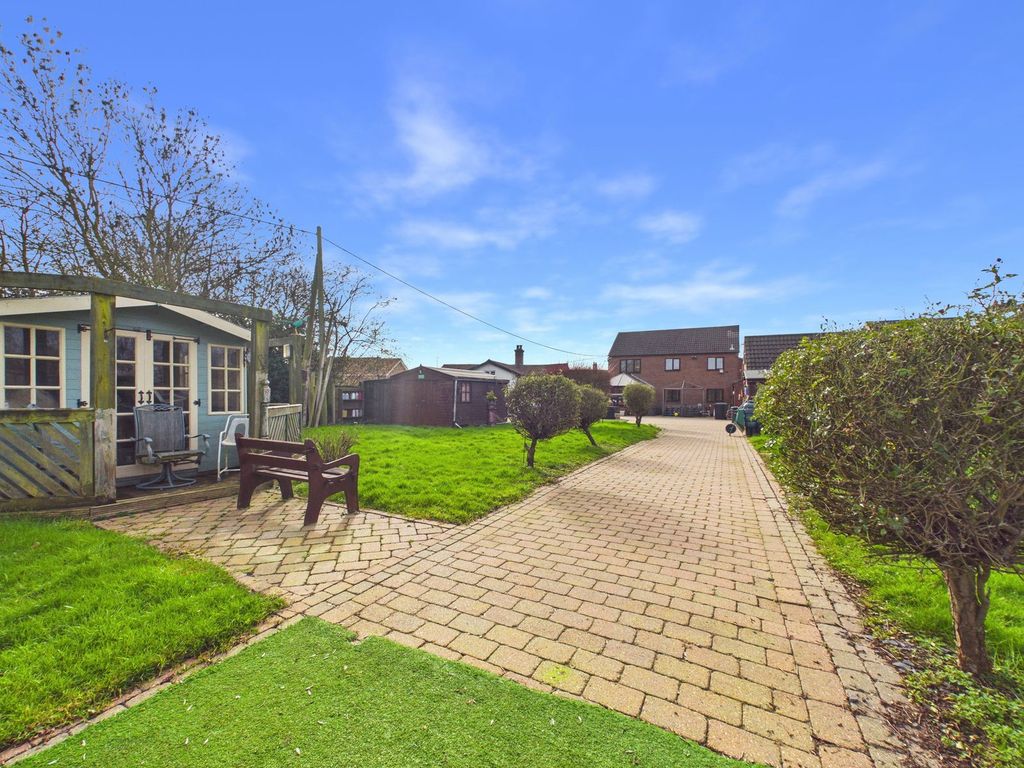 Property photo 2 of 19