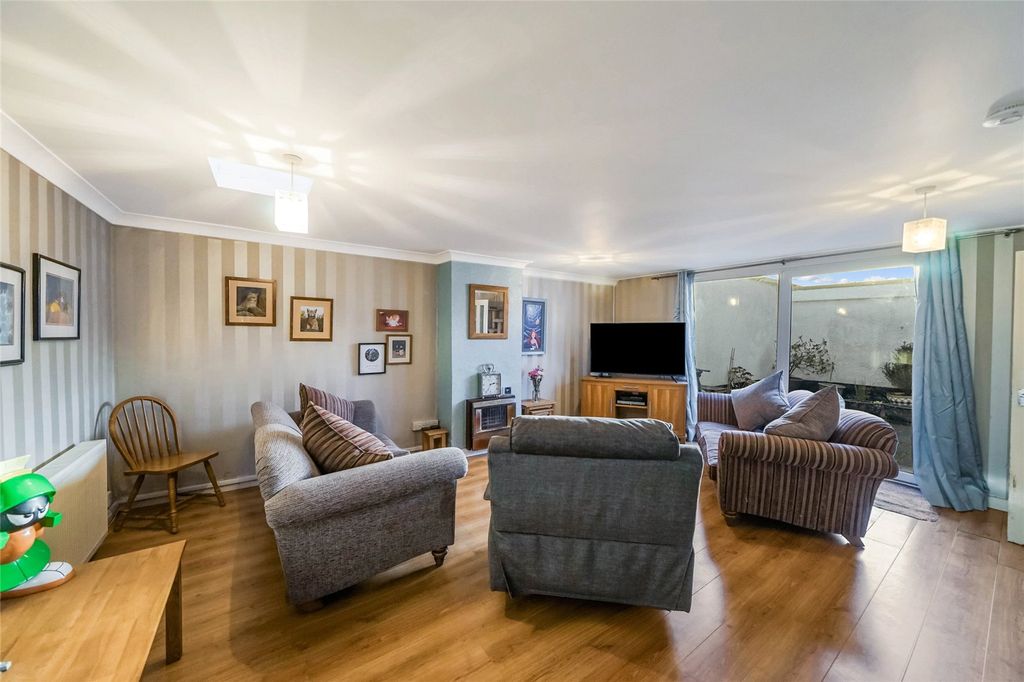 Property photo 2 of 20 Picture No. 05