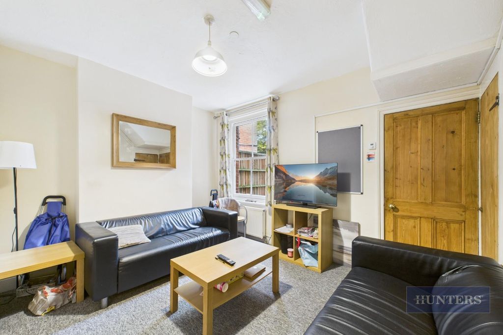 Property photo 2 of 11 Cam05152G0-Pr0310-Still004.Jpg