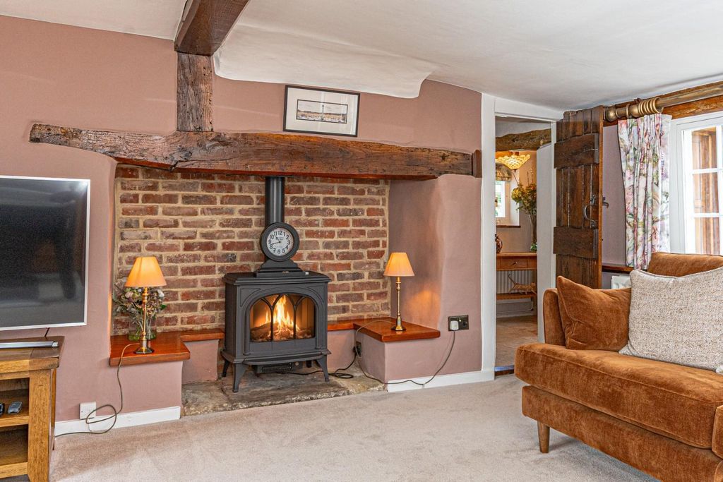 Property photo 2 of 31