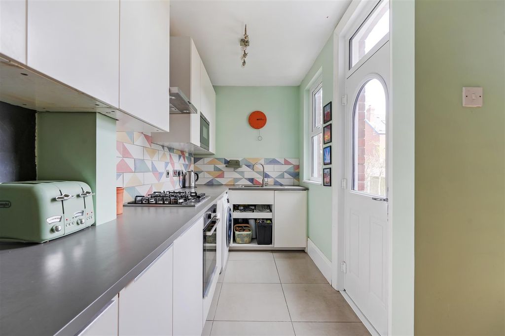 Property photo 3 of 18 Kitchen 1.Jpg