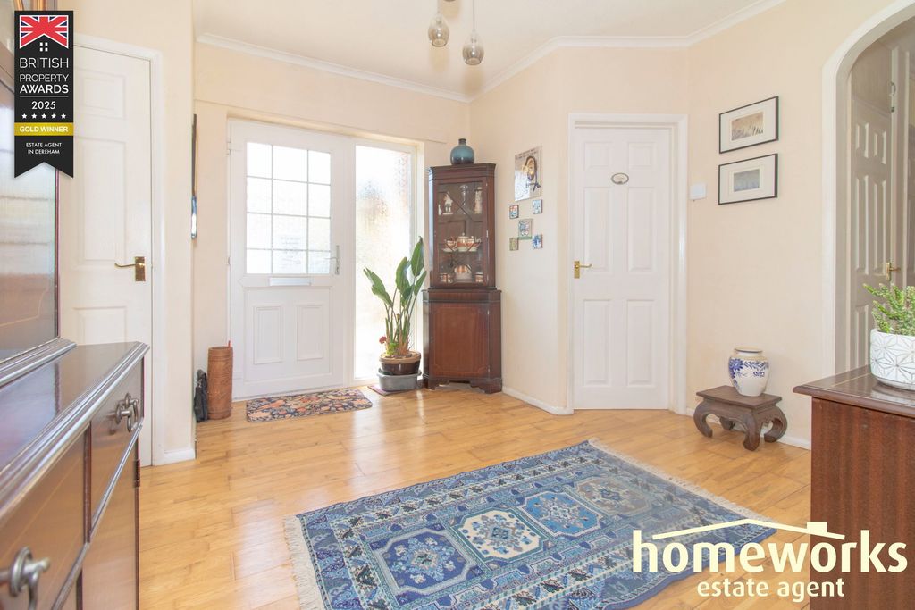 Property photo 3 of 27